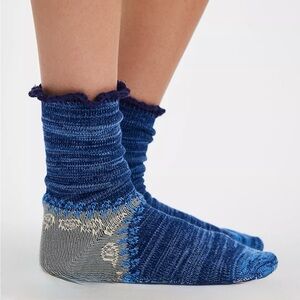 7004. Free People Raggedy Ankle Socks